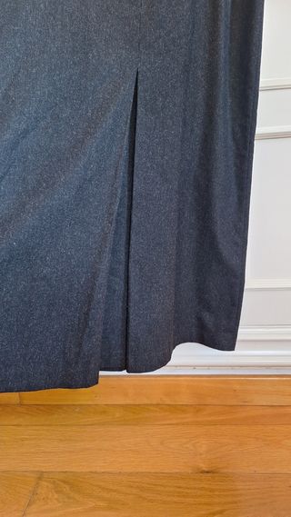 Falda midi gris Zara
