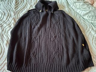 Poncho jersey stradivarius negro talla S