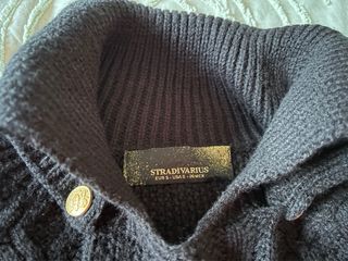 Poncho jersey stradivarius negro talla S