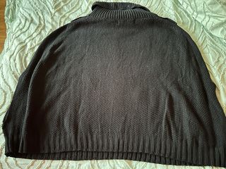 Poncho jersey stradivarius negro talla S