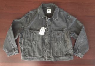 Chaqueta vaquera gris de Zara