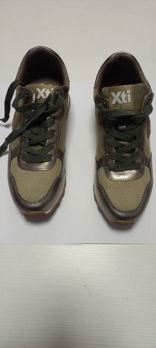 Sneakers XTI marrones