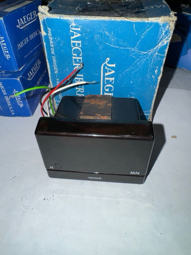 Reloj digital renault clasico