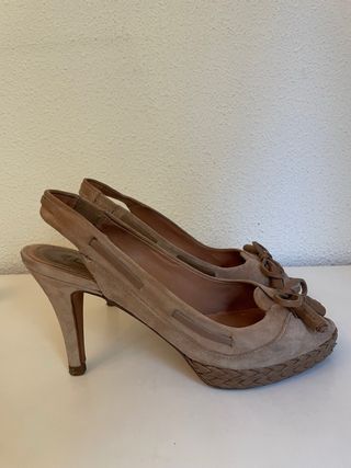 Zapatos de ante beige de Uterque