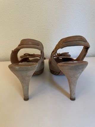 Zapatos de ante beige de Uterque