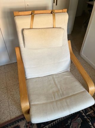 Silla mecedora Ikea con su resposapiés 