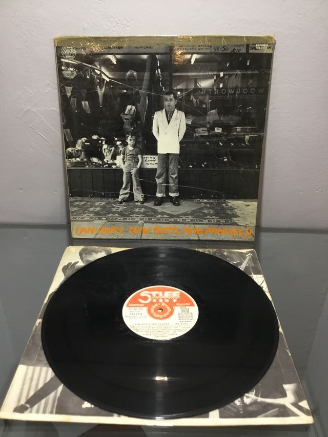 VINILO- IAN DURY, NEW BOOTS AND PANTIES!!