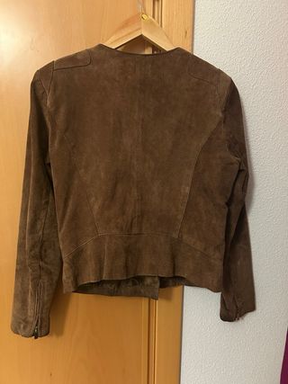 Cazadora de piel de ante de Mango