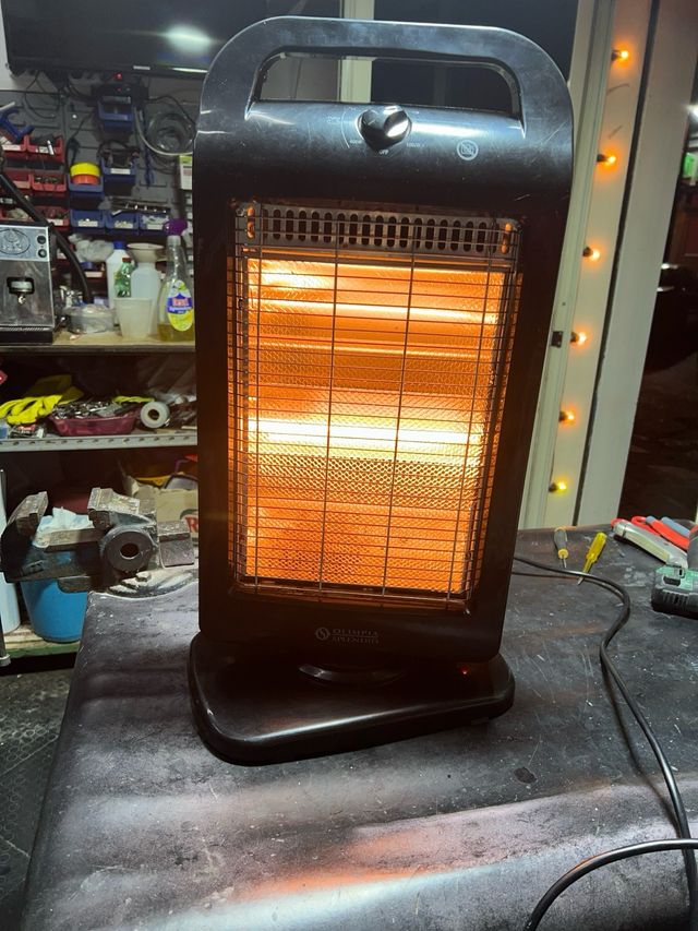 Stufa alogena a tre resistenze.