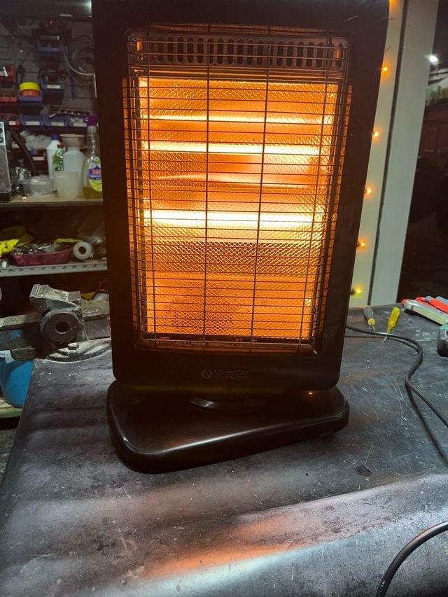 Stufa alogena a tre resistenze.