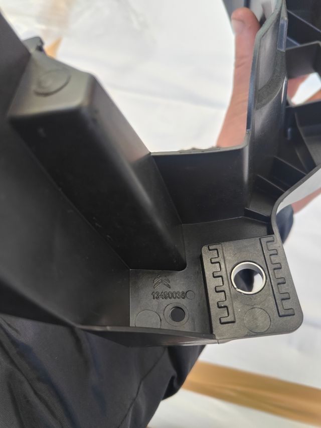 Soporte faro Citroen C3 Aircross