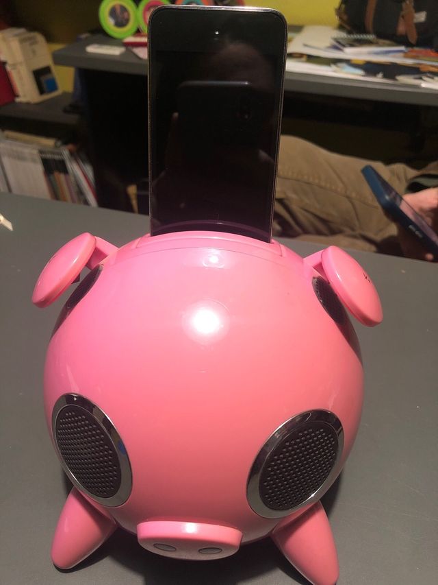 Ipod touch 4th generación 32GB y altavoz