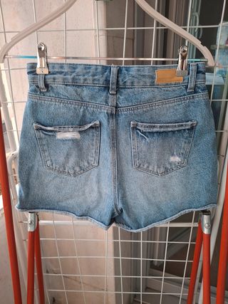 Pantalón corto. Marca c&a talla 14