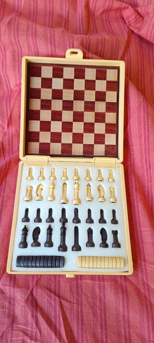 Jogo de Xadrez Magnético e Xadrez 