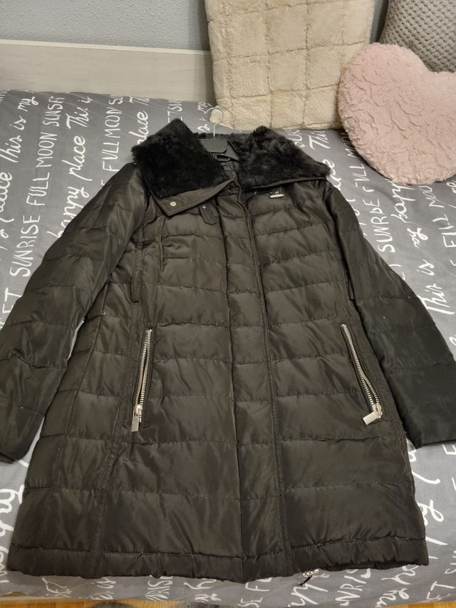 Abrigo negro plumas Mango talla M