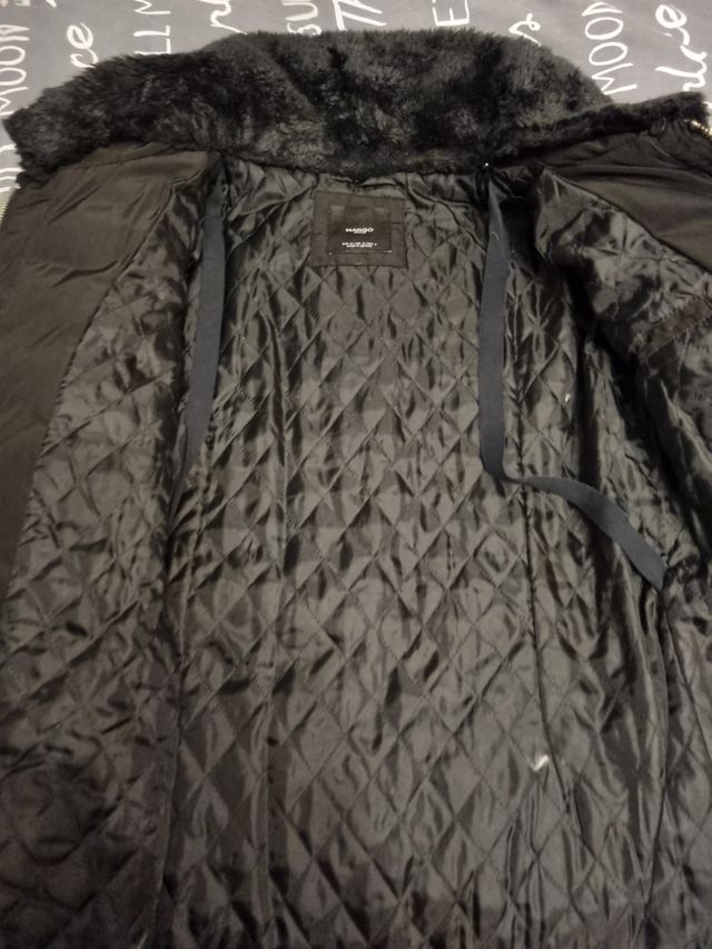 Abrigo negro plumas Mango talla M