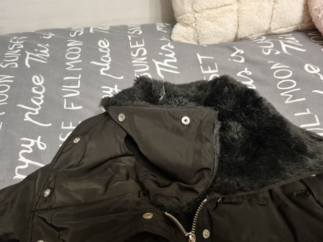 Abrigo negro plumas Mango talla M