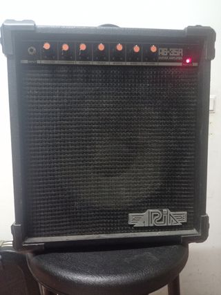 Amplificador de guitarra ARIA AG-35R