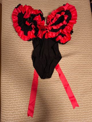 Traje de flamenca con mantoncillo