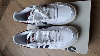 Scarpe Adidas Hoops n. 39⅓