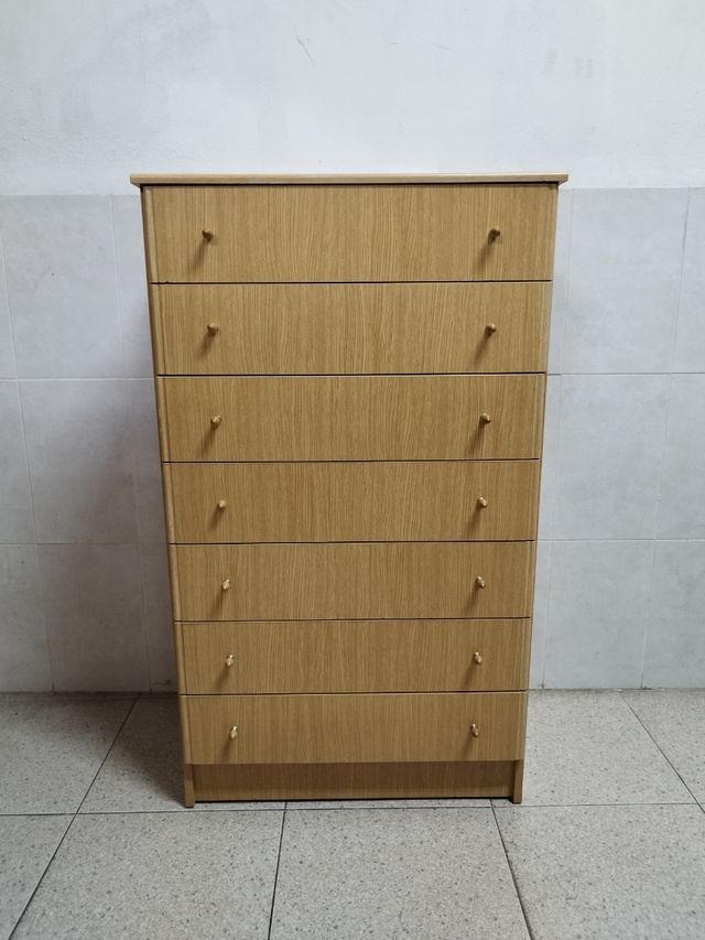 Cómoda de 7 cajones