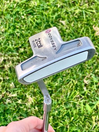 Palo de Golf Odyssey 2 ball blade