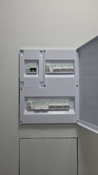 Fontanero-Instalador eléctrico