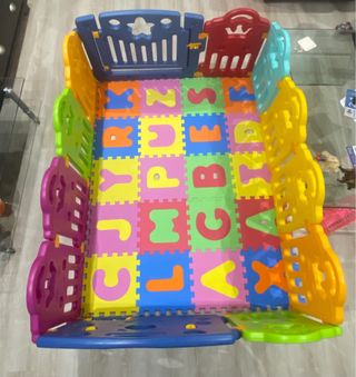 PARQUE INFANTIL CON PUZZLE ACOLCHADO 