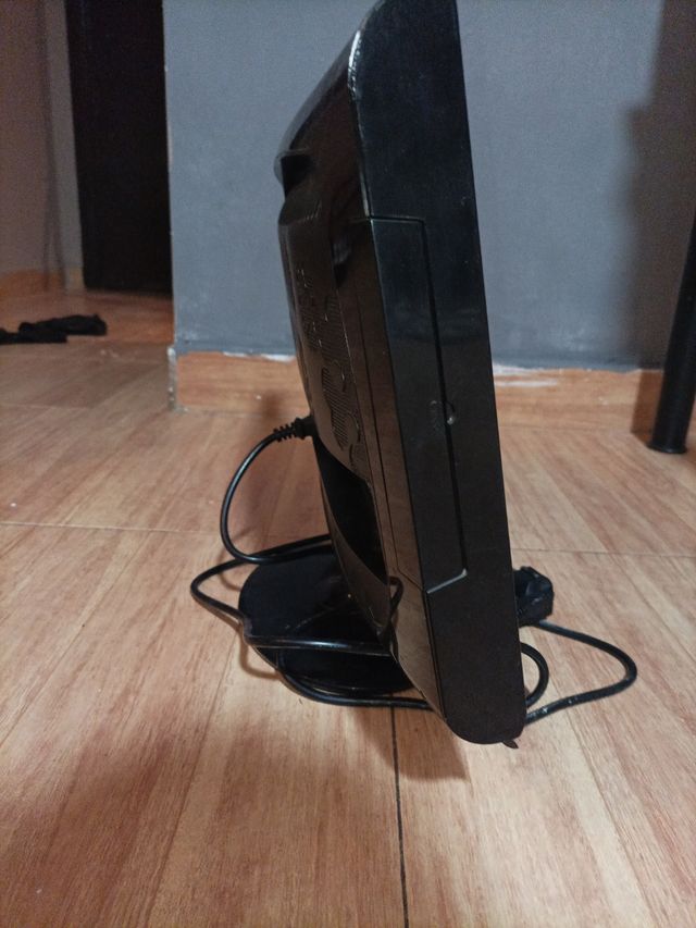 TELEVISIÓN 20 LCD SAMSUNG 2033HD NUEVO