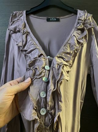 Camicia malva con dettagli eleganti