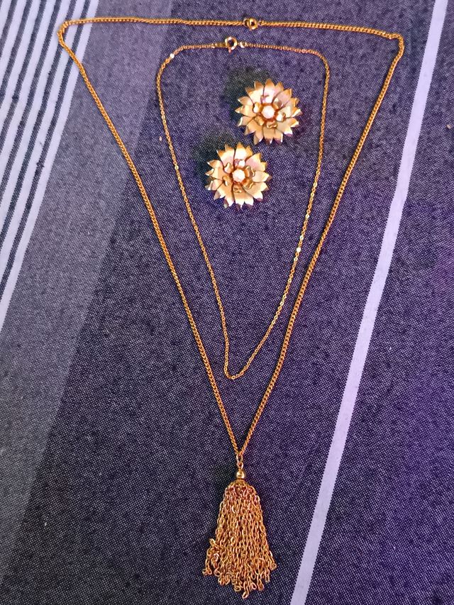 Conjunto de Brincos Flor + 2 colares - Ref.: B-52