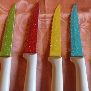 Coltelli colorati