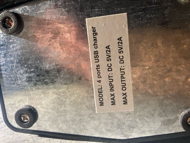 Base per ricarica USB quattro porte XL