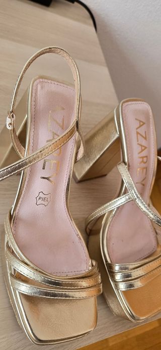 Zapato piel tacón ancho dorado Azarey (1 uso)