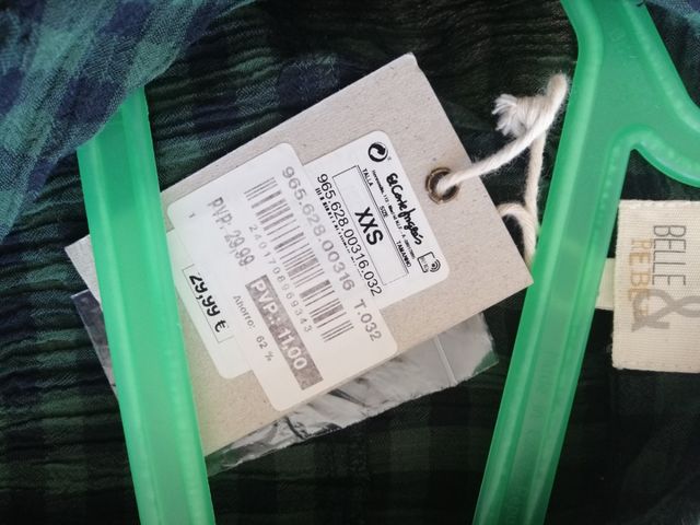 Blusa cortita y anudada