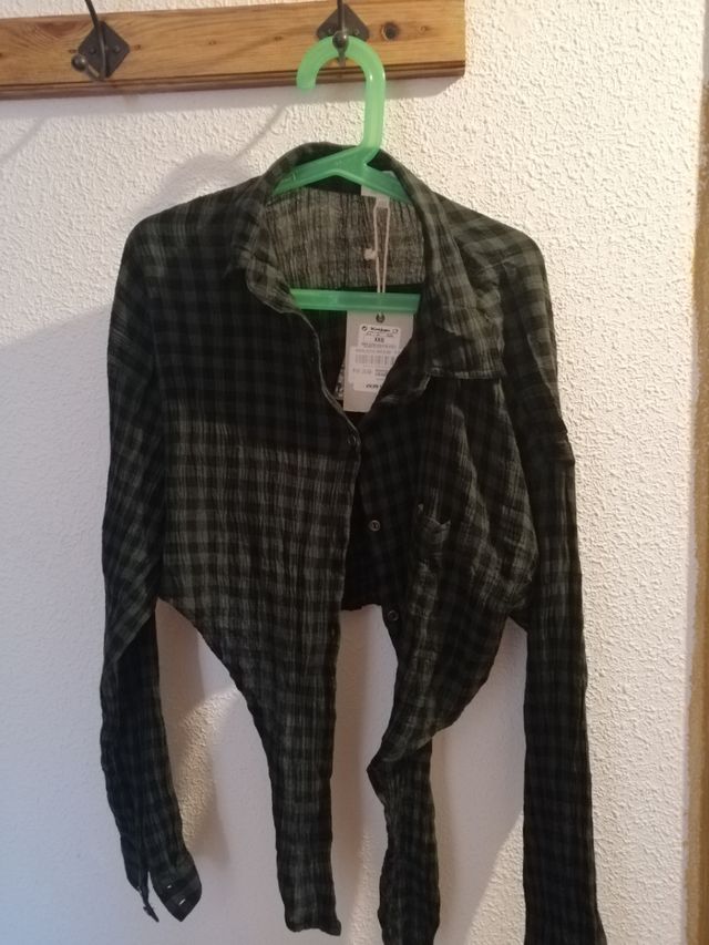 Blusa cortita y anudada