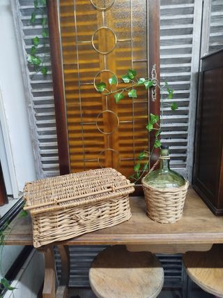 PRECIO FINAL Damajuana con cubierta de mimbre