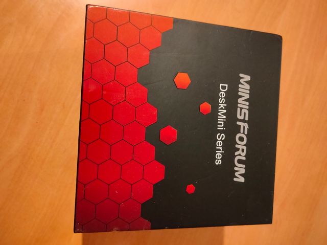 MinisForum Um700 16/512Gb mini pc