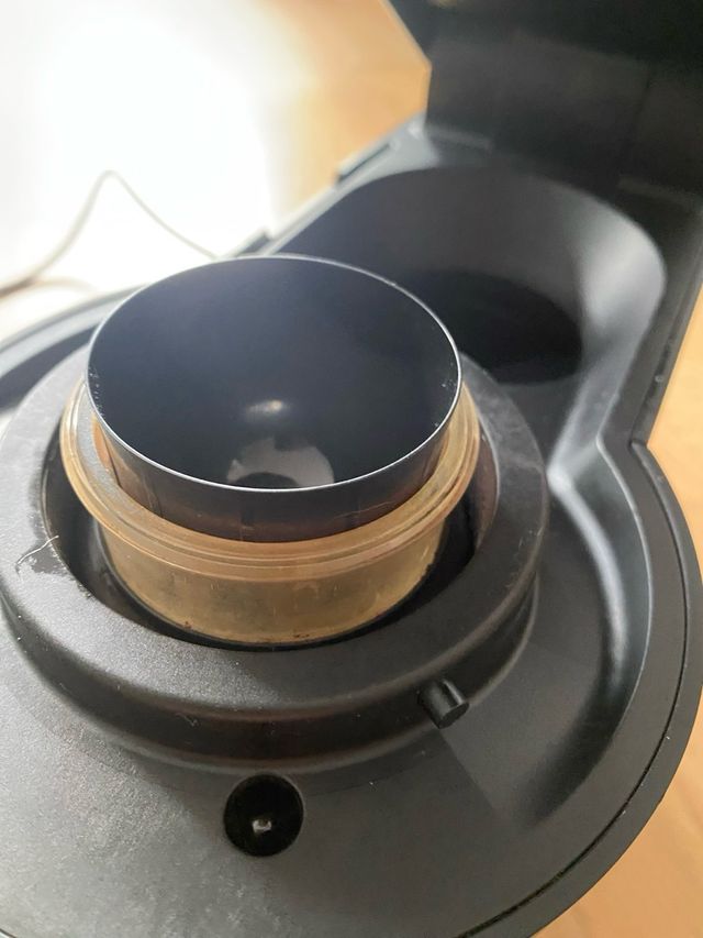 Nespresso Vertuo negra  Aeroccino rojo !