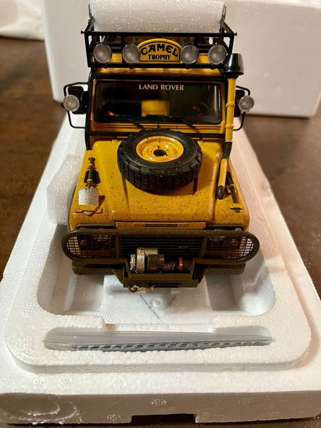 Land Rover 90 1:18