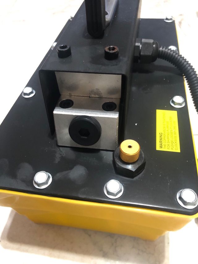 Bomba hidráulica neumática