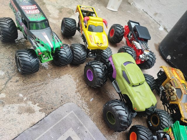 Moster truck Hot wheels