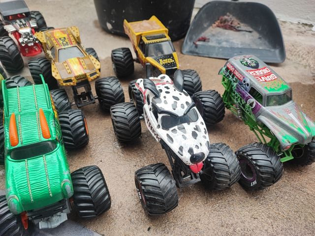 Moster truck Hot wheels