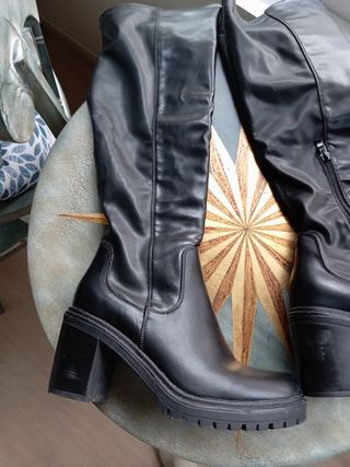 Botas altas con tacón grueso