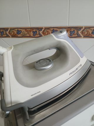 Ferro de Engomar Com Caldeira Rowenta Iron DG9030