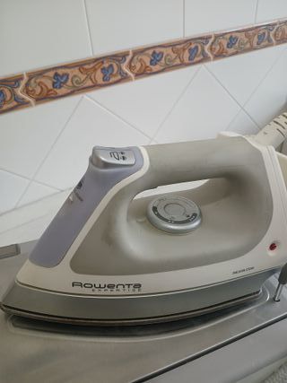 Ferro de Engomar Com Caldeira Rowenta Iron DG9030