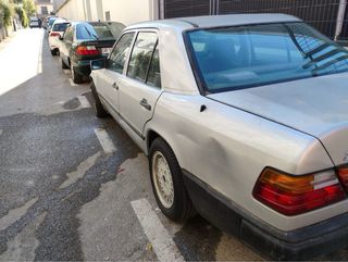 Mercedes-Benz W124 300e 1985