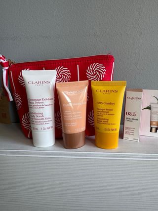 Clarins Neceser y productos icónicos talla maxi
