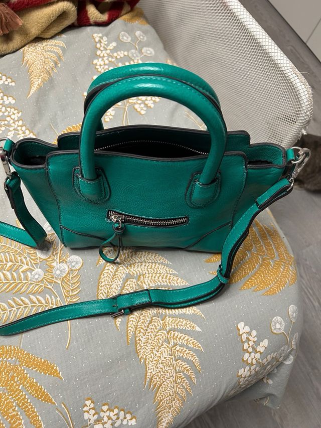 Bolso parfois verde para colgar