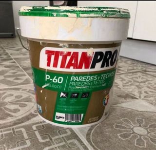 Vendo bote de pintura TITANPRO